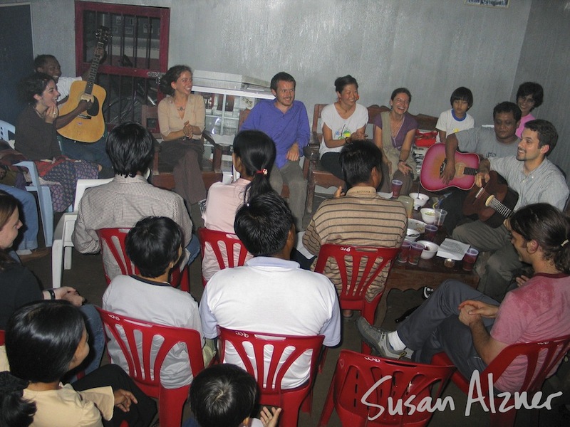 Ani DiFranco, Damien Rice, and Jeremy Woodrum of the US Campaign for Burma share music with Burmese former political prisoners